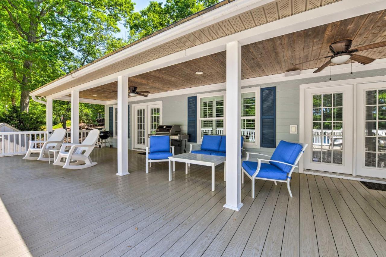 Lake Norman Retreat With Dock About 1 Mi To Marina! ムアズビル エクステリア 写真