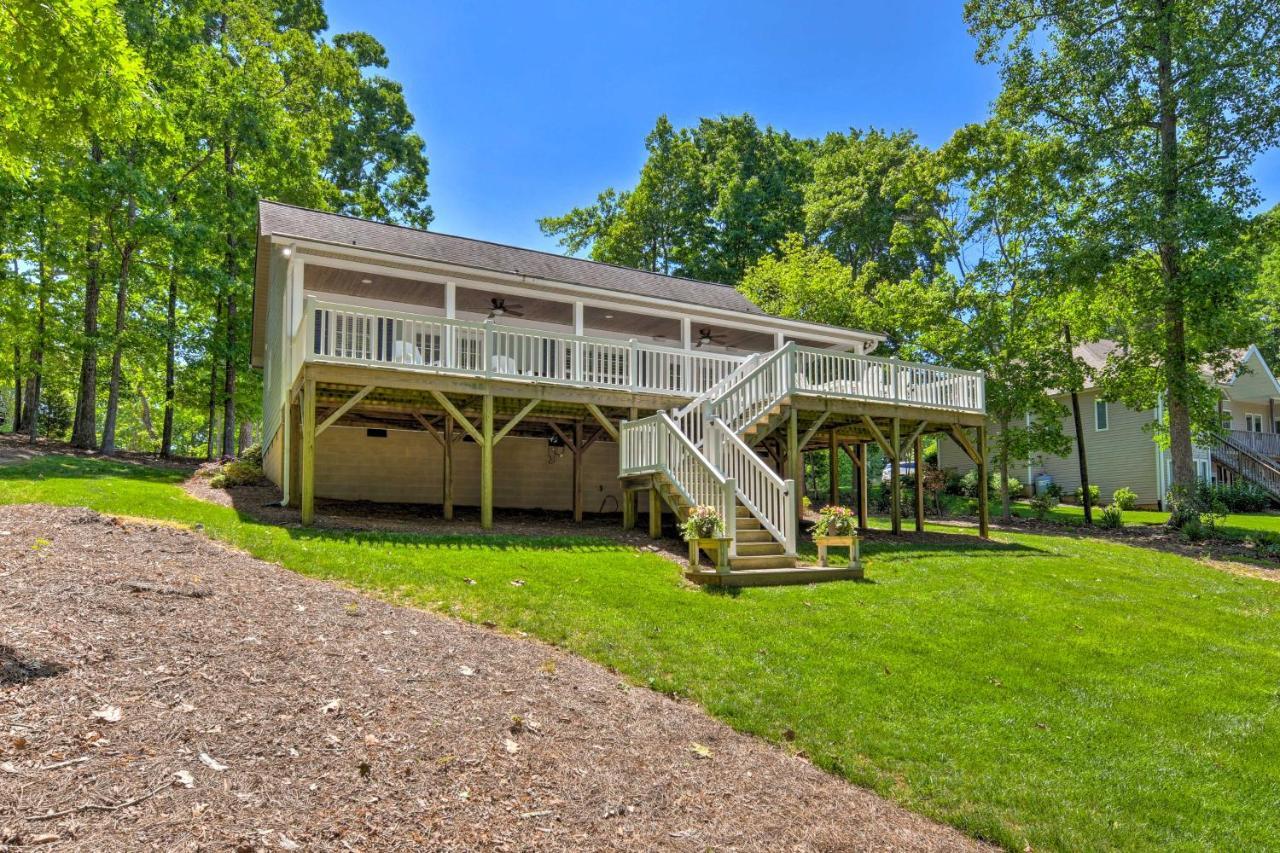 Lake Norman Retreat With Dock About 1 Mi To Marina! ムアズビル エクステリア 写真
