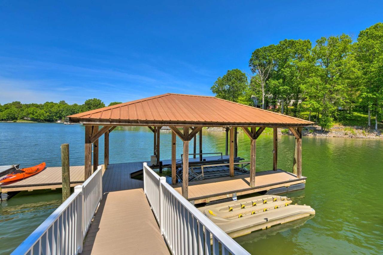 Lake Norman Retreat With Dock About 1 Mi To Marina! ムアズビル エクステリア 写真