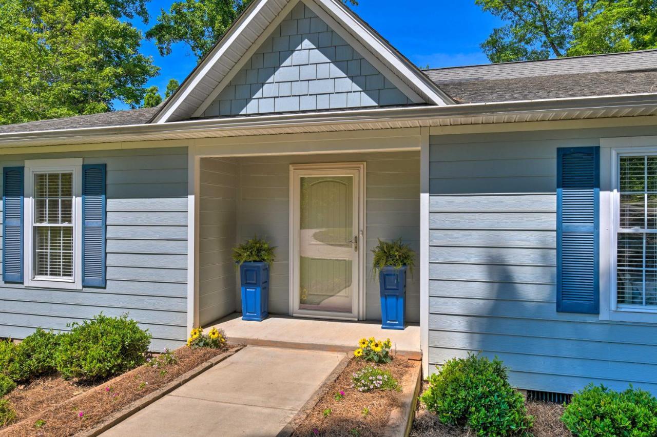 Lake Norman Retreat With Dock About 1 Mi To Marina! ムアズビル エクステリア 写真